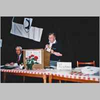 59-05-1310 Kirchspieltreffen Schirrau 1997 in Neetze - Begruessung vileler Teilnehmer, die zum 1. Mal gekommen sind.jpg